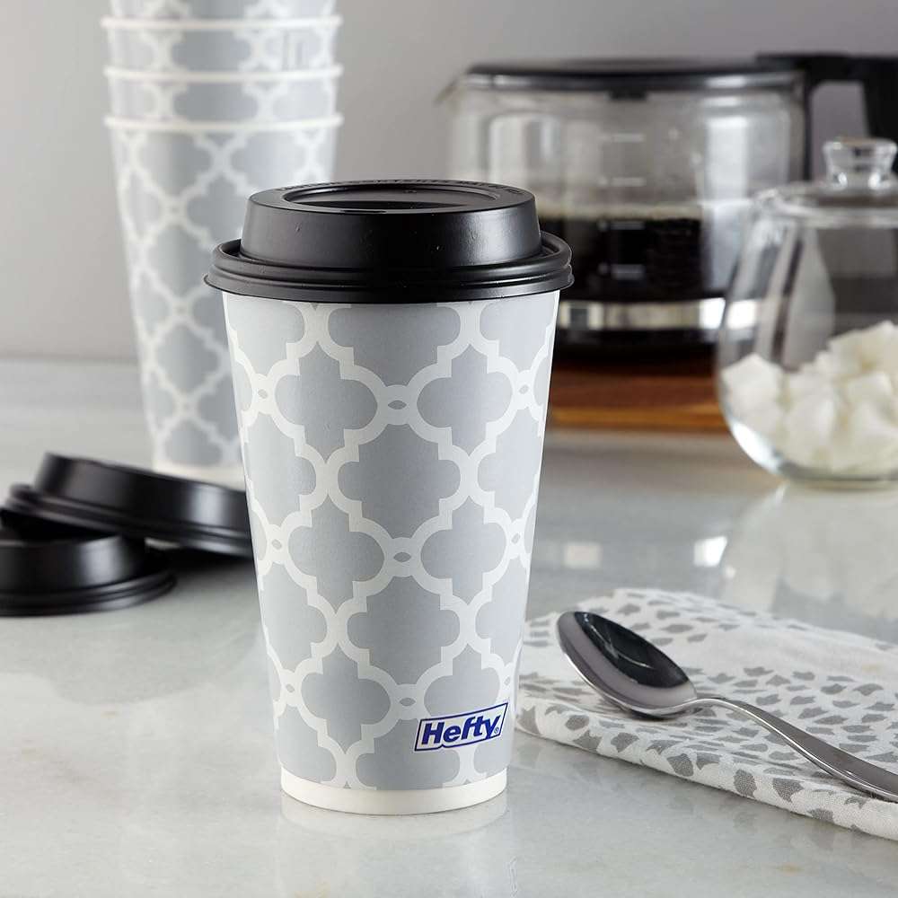 Hefty Disposable Hot Cups with Lids, Insulated Paper Coffee Cups for Tea, Cocoa and Hot Beverages, Leak Resistant Single Use Drink Cups, 16 Ounce, 20 Count - Image 2