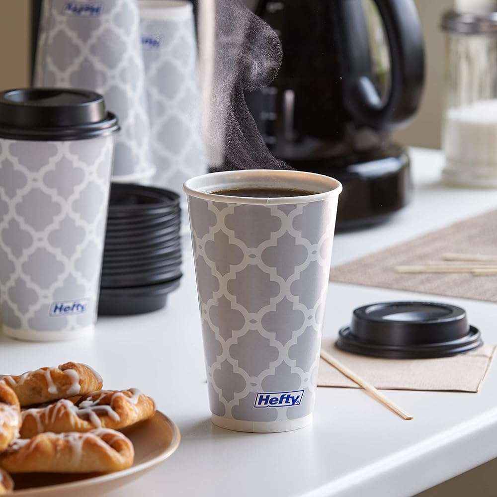 Hefty Disposable Hot Cups with Lids, Insulated Paper Coffee Cups for Tea, Cocoa and Hot Beverages, Leak Resistant Single Use Drink Cups, 16 Ounce, 20 Count - Image 4