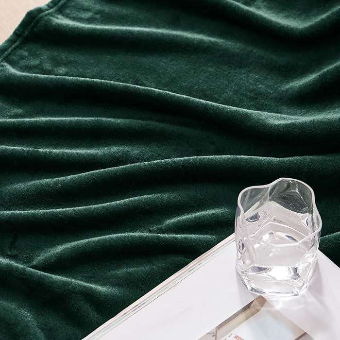 Exclusivo Mezcla Fleece Throw XL Blanket for Couch, Sofa, Super Soft and Warm Forest Green Blankets, All Season, Cozy, Plush, Lightweight, 50x70 Inches - Image 7