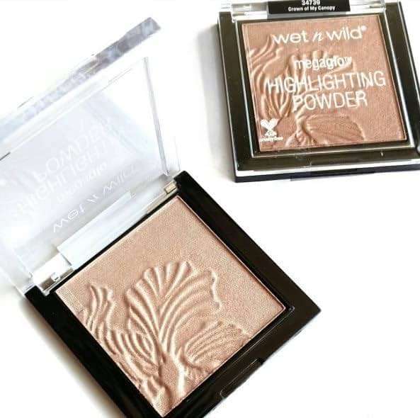 wet n wild MegaGlo Highlighting Powder Warm Gold Golden Flower Crown - Image 12