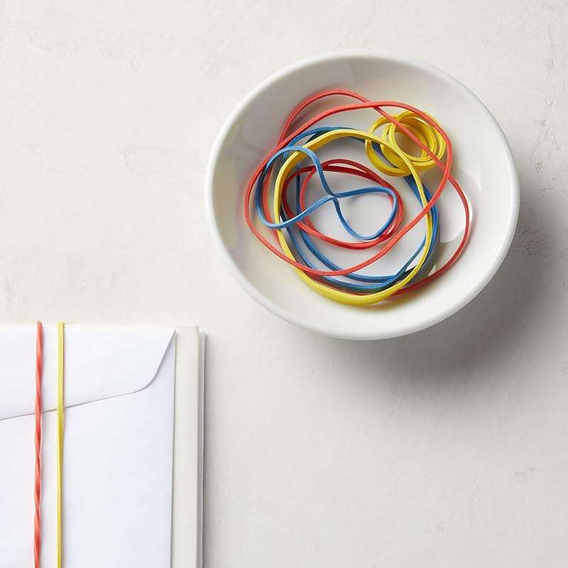 Amazon Basics Assorted Size and Color Rubber Bands, Strong Elastic Stretch Office Supplies, 0.5 lb. Variety Assortment - Image 6