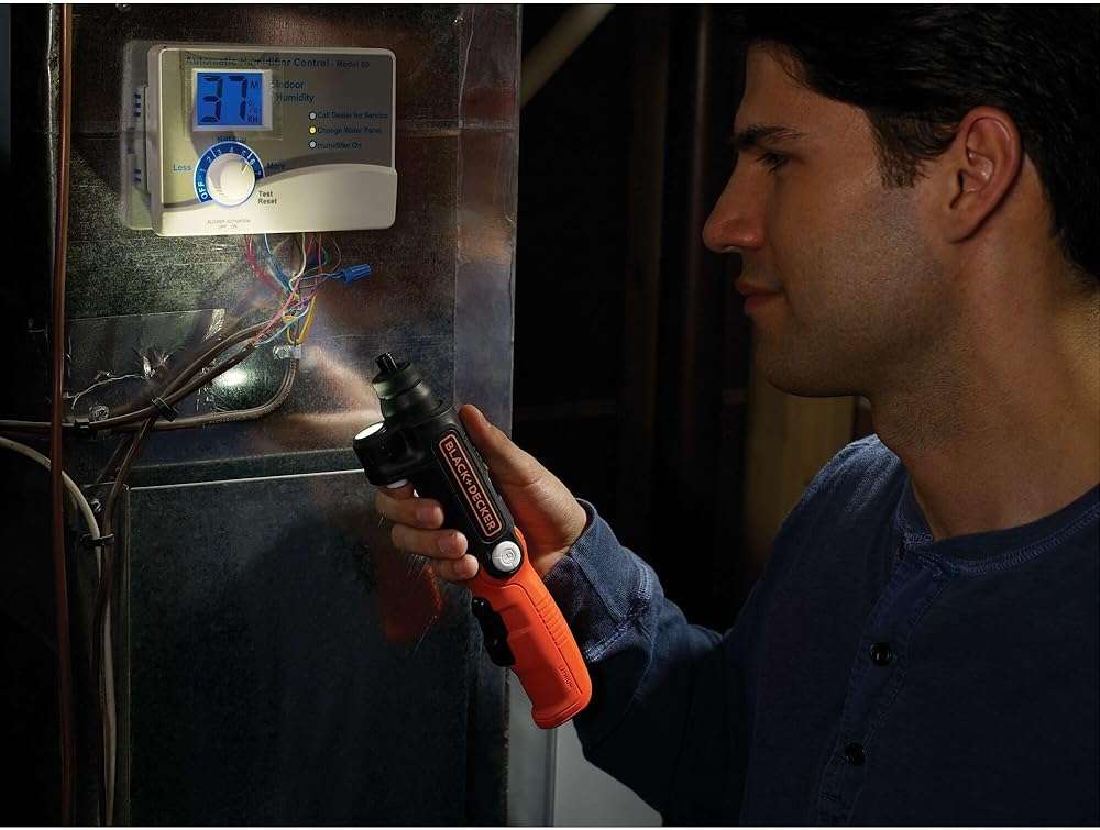 BLACK+DECKER Cordless Screwdriver with LED Light 4V MAX, Electric Screwdriver with 2 Pcs Bit Set (BDCSFL20C) - Image 2