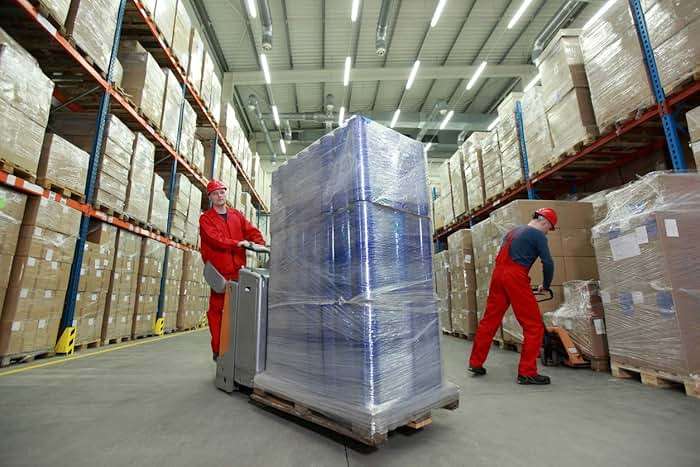 International Plastics Co. 18" Stretch Film/Wrap 1500 feet 7 Layers 80 Gauge Industrial Strength up to 800% Stretch 20 Microns Clear Durable Adhering Packing Moving Heavy Duty Shrink Film Box of 4 - Image 2