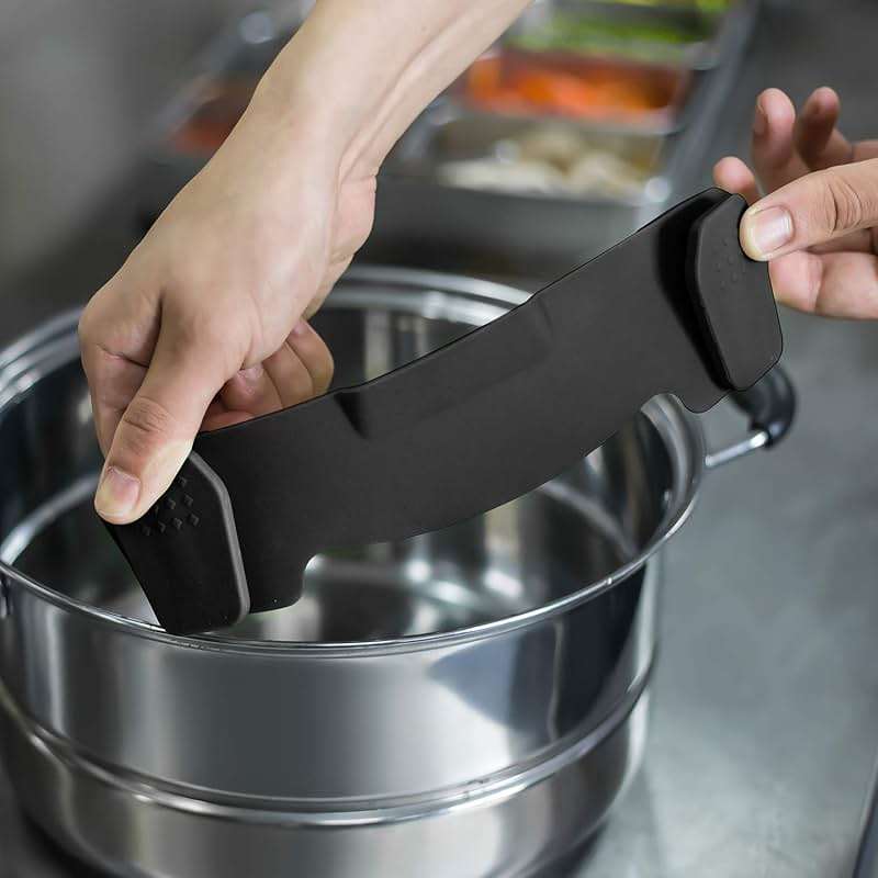 AUOON Clip On Strainer Silicone for All Pots and Pans, Pasta Strainer Clip on Food Strainer for Meat Vegetables Fruit Silicone Kitchen Colander - Image 4