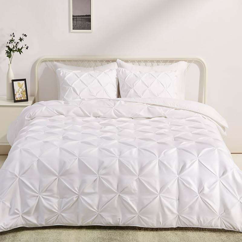 Amazon Basics Soft, Lightweight Down-Alternative Comforter Set, 3-Piece Pinch-Pleat Bedding Set with Piped Edges, Full/Queen Size, Bright White - Image 1