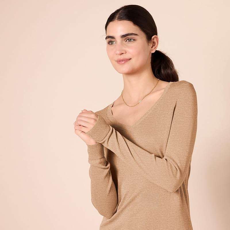 Amazon Essentials Women's Regular-Fit Lightweight Long-Sleeve V-Neck Sweater - Image 4