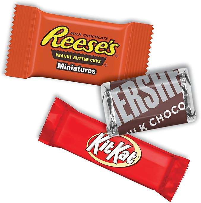 HERSHEY'S, KIT KAT and REESE'S Assorted Milk Chocolate Candy Variety Bag, 80.39 oz (265 Pieces) - Image 7