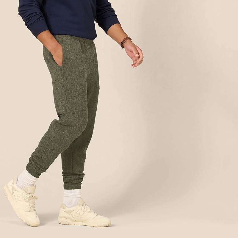 Amazon Essentials Men's Relaxed Fit Fleece Joggers Sweatpants with Drawstring Waist, Tapered Leg, Ribbed Cuffs, Brushed Interior - Image 2