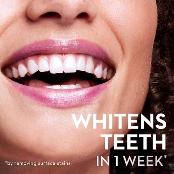 Oral-B 3D White Charcoal toothbrush, 2 count SOFT manual tootbrush pack, Whitens teeth, removes plaque and stains, tongue scraper tooth brush - Image 3