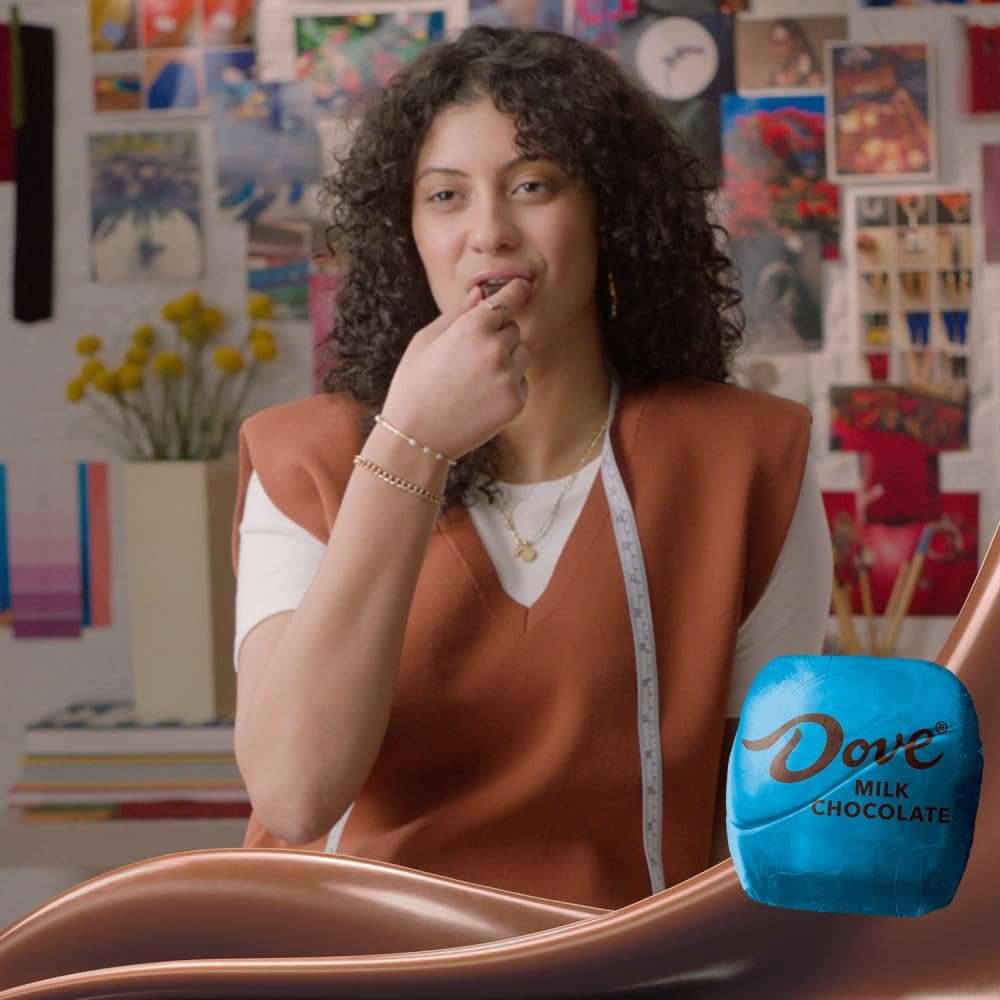 DOVE PROMISES Milk Chocolate Candy Individually Wrapped Bulk Pack (38.09 oz, 136 Piece) Bag - Image 6