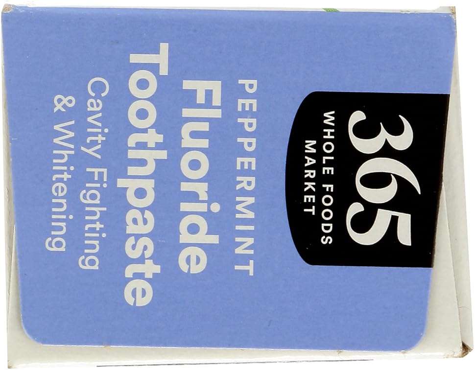 365 by Whole Foods Market, Fluoride Toothpaste, Cavity Fighting & Whitening, Peppermint Flavor, 5.5 Ounce - Image 3