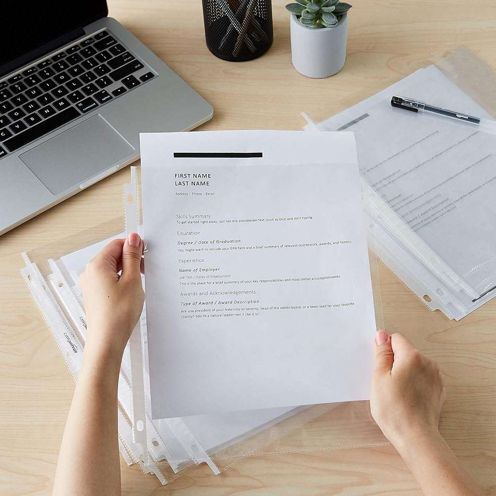 Amazon Basics Sheet Protectors for 3 Ring Binder, Heavyweight, Polypropylene, Top Loading, Letter Size, 8.5 x 11 Inch, 200-Pack, Clear - Image 2