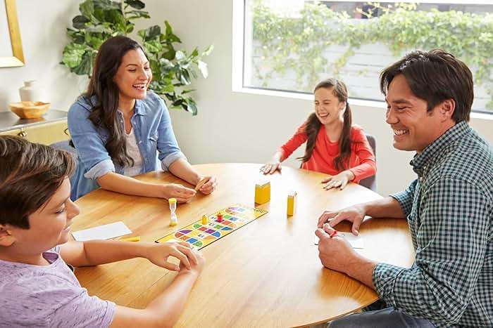Mattel Games Pictionary Classic Board Game of Drawing & Guessing for Families & Game Night, Team Play with Unique Catch-All Category for Players 8+ Years - Image 2