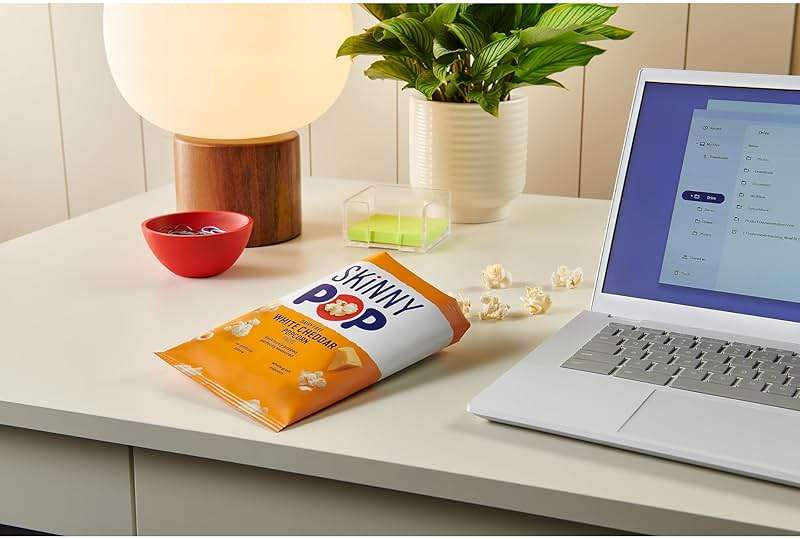 SkinnyPop Popcorn, Original and Dairy-Free White Cheddar Variety Pack, Whole Grain Snack, 0.5oz (40ct) - Image 5