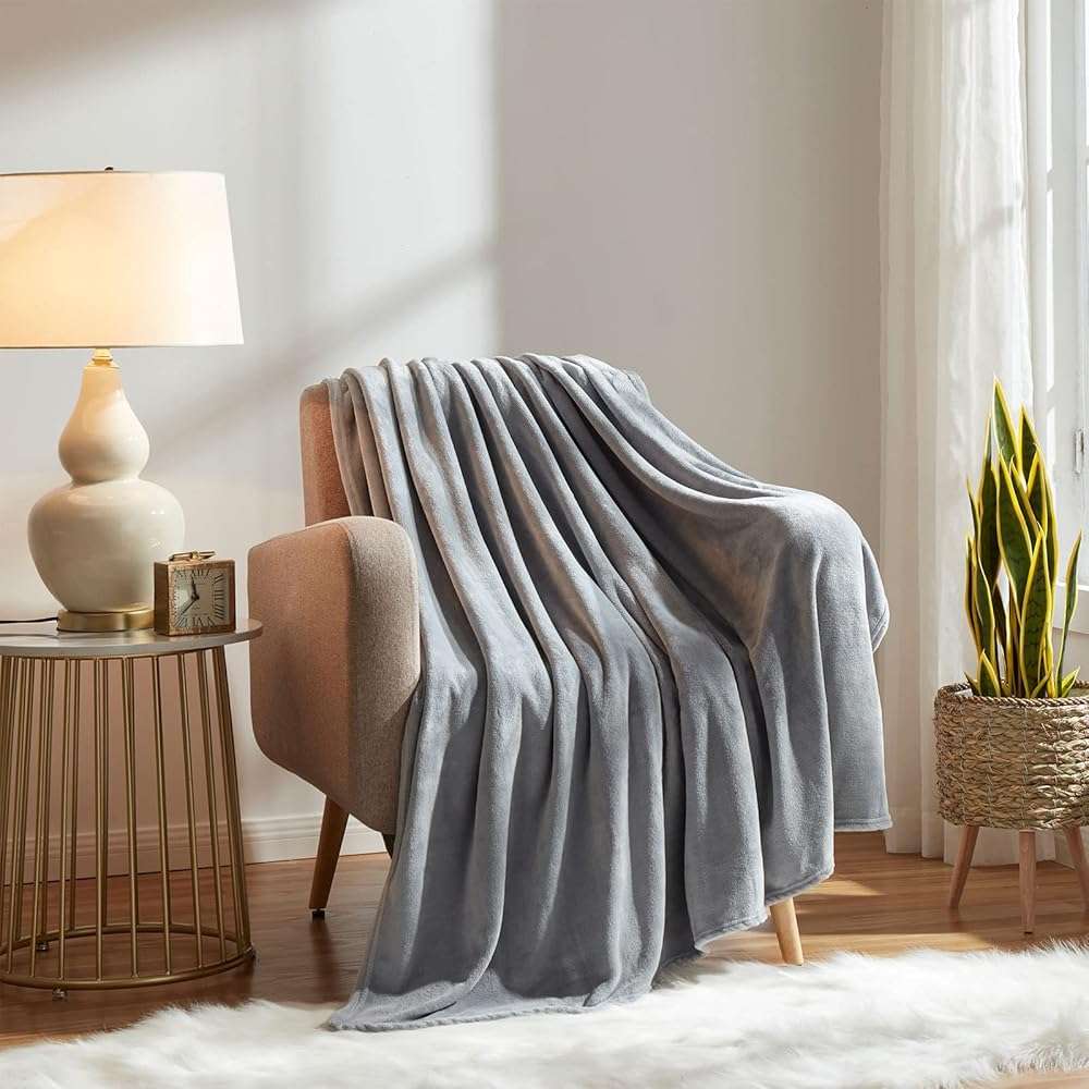 KMUSET Fleece Blanket Throw Size Grey Lightweight Super Soft Cozy Luxury Bed Blanket Microfiber Factory Shop - Image 3