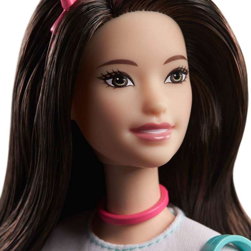 Barbie Princess Adventure Renee Doll (12-inch Brunette) in Fashion and Accessories, with Smart Phone, Purse, Travel Mug and Tiara, Gift for 3 to 7 Year Olds - Image 3