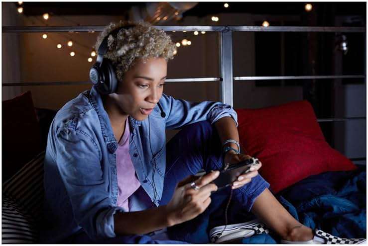 JBL Quantum 300 - Wired Over-Ear Gaming Headphones with JBL Quantum Engine Software - Black, Large - Image 7