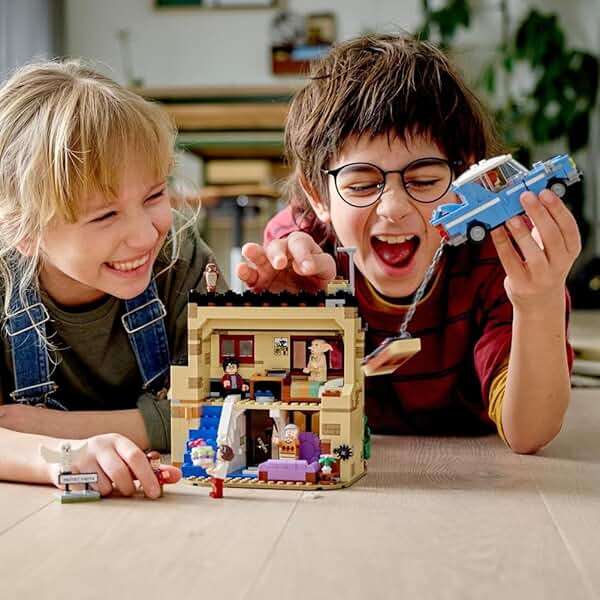 LEGO Harry Potter 4 Privet Drive 75968 House and Ford Anglia Flying Car Toy, Wizarding World Gifts for Kids, Girls & Boys with Harry Potter, Ron Weasley, Dursley Family, and Dobby Minifigures - Image 3