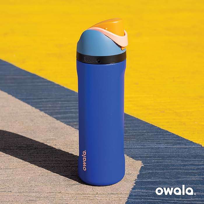 Owala FreeSip Insulated Stainless Steel Water Bottle with Straw, BPA-Free Sports Water Bottle, Great for Travel, 32 Oz, Very, Very Dark - Image 2