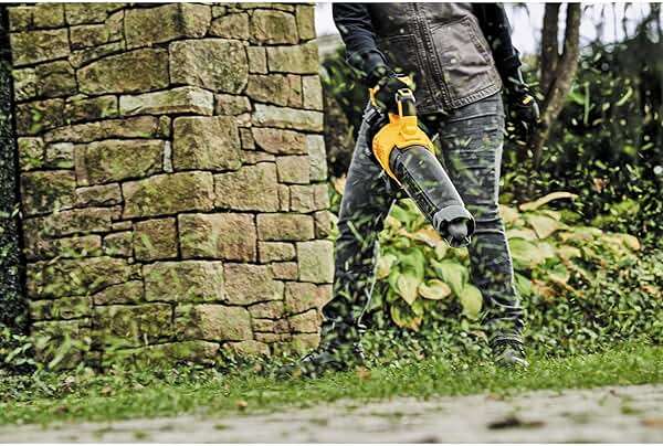 DEWALT 20V MAX* XR Leaf Blower, Cordless, Handheld, 125-MPH, 450-CFM (Tool Only-Battery & Charger not Included) (DCBL722B) - Image 2