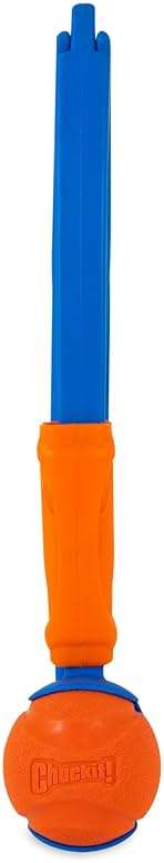 Chuckit! Fetch & Fold 25M Dog Ball Launcher, 25" Length, Includes Medium Ball (2.5") For Dogs 20-60 Pounds - Image 3