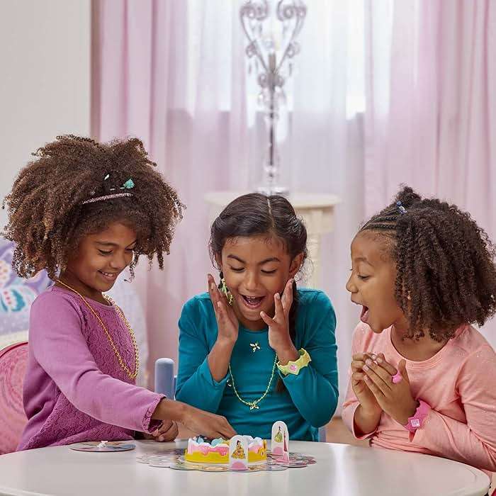 Hasbro Gaming Pretty Pretty Princess: Edition Board Game Featuring Disney Princesses, Jewelry Dress-Up Game for Kids Ages 5 and Up, for 2-4 Players (Amazon Exclusive) - Image 7