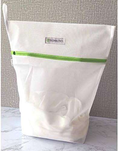Heritage Park Fine Mesh Laundry Bags - Micro Mesh for Safely Washing Delicates, Wide Bottom for Extra Space, Hidden Zipper and Hanging Storage Loop - Multi Pack (1 Small 15" x 18", 1 Large (20" x 24") - Image 2