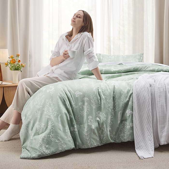 Bedsure Queen Comforter Set - Sage Green Bed Set, 3 Pieces Lightweight Summer Cute Floral Bedding, 1 Soft Reversible Botanical Flowers Comforter and 2 Pillow Shams - Image 3