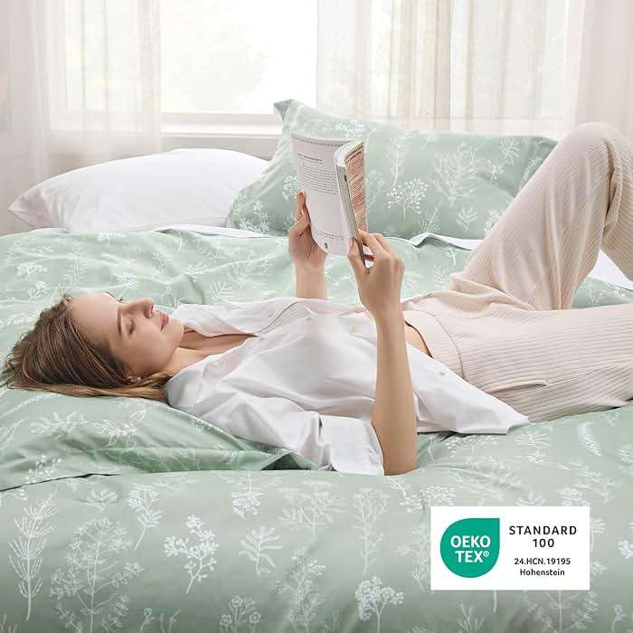 Bedsure Queen Comforter Set - Sage Green Bed Set, 3 Pieces Lightweight Summer Cute Floral Bedding, 1 Soft Reversible Botanical Flowers Comforter and 2 Pillow Shams - Image 4