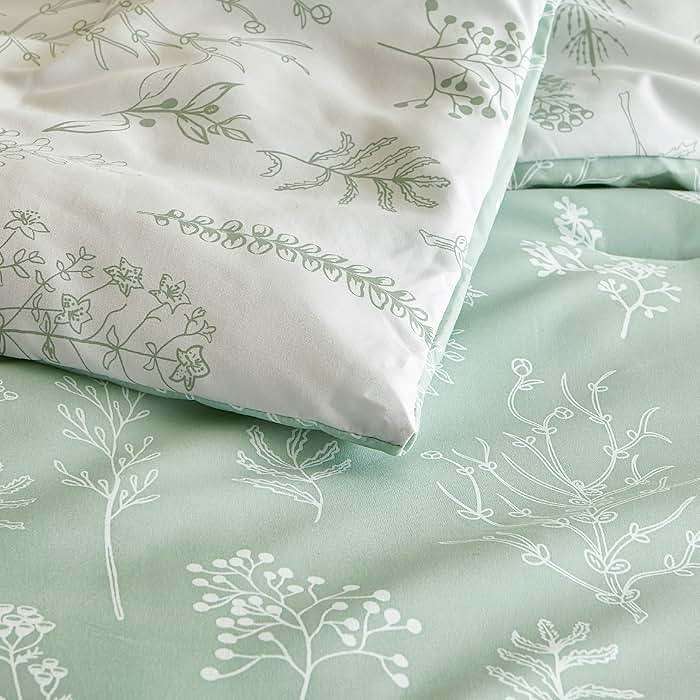 Bedsure Queen Comforter Set - Sage Green Bed Set, 3 Pieces Lightweight Summer Cute Floral Bedding, 1 Soft Reversible Botanical Flowers Comforter and 2 Pillow Shams - Image 7