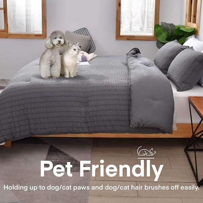 AveLom Seersucker Queen Comforter Set (90x90 inches), 3 Pieces- 100% Soft Washed Microfiber Lightweight Comforter with 2 Pillowcases, All Season Down Alternative Comforter Set for Bedding, Grey - Image 3