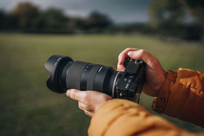 Tamron 17-70mm f/2.8 Di III-A VC RXD Lens for Sony E APS-C Mirrorless Cameras - Image 8