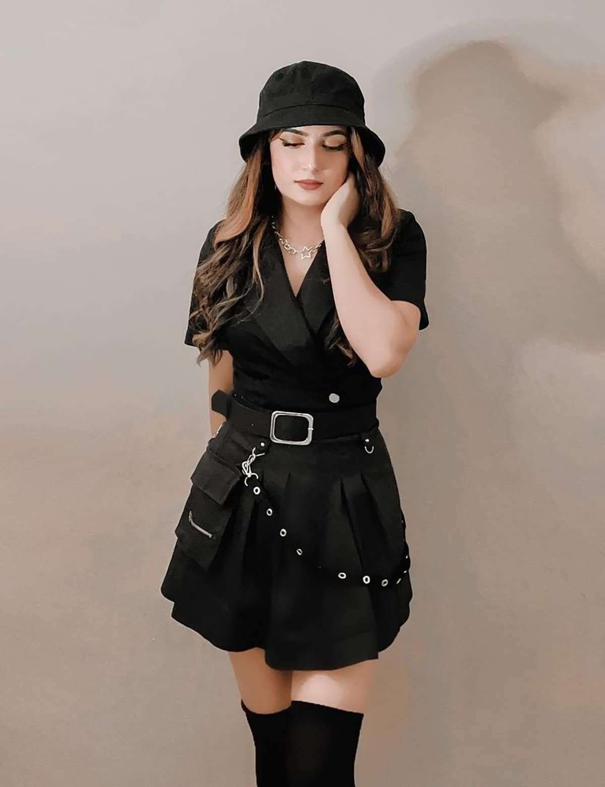 Ruolai Goth Black Pleated Mini Skirt with Chain High Waisted Tennis Skirt - Image 2