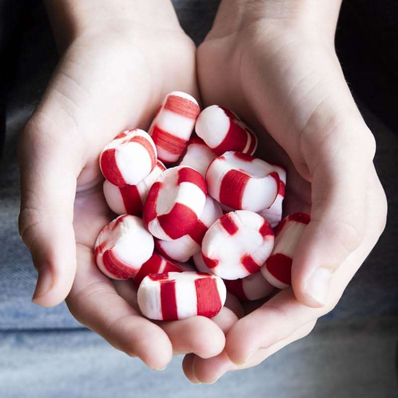 Red Bird Soft Peppermint Puffs Candy, Individually Wrapped Soft Mints, 52 oz Tub - Image 7