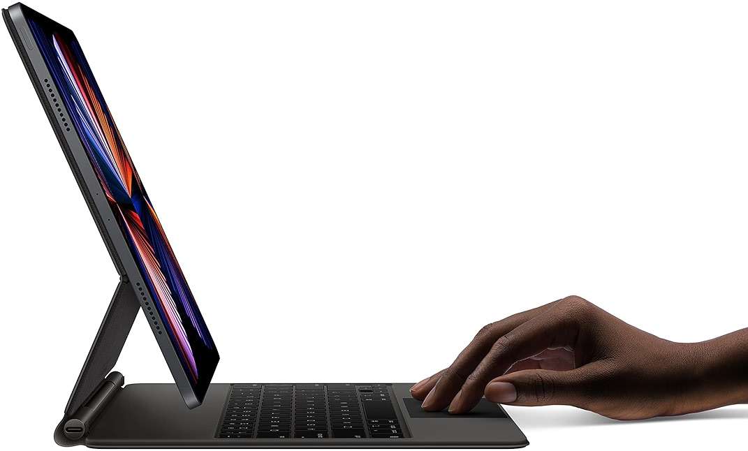 Apple Magic Keyboard: iPad Keyboard and case for iPad Pro 12.9 inch (3rd, 4th, 5th and 6th gen) and iPad Air (M2), Great Typing Experience, Built-in trackpad, US English - Black - Image 7