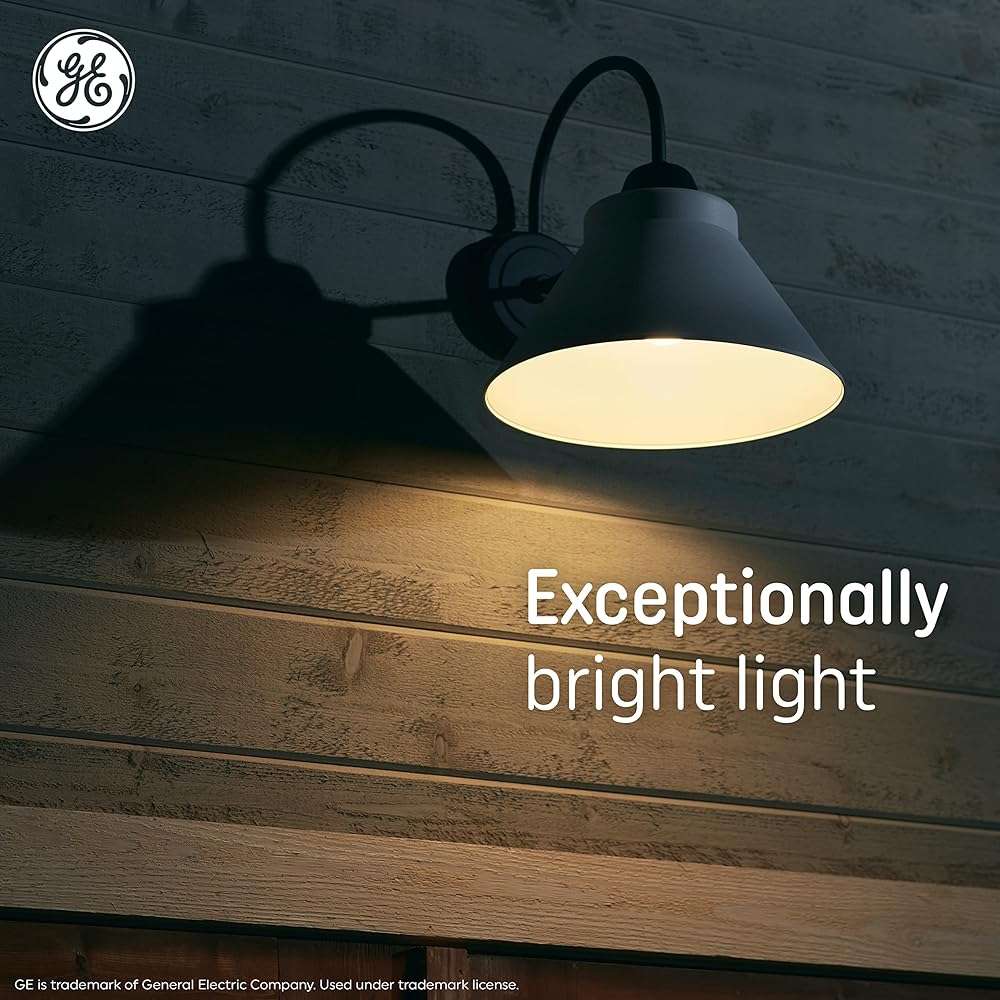 GE Ultra Bright LED Light Bulbs, 250 Watt, Daylight, PAR38 Floodlights - Image 4