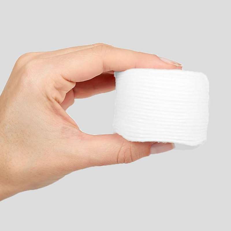 Amazon Basics Hypoallergenic Cotton Rounds for Makeup Removal and Skincare, 100 Count, 1 Pack - Image 4