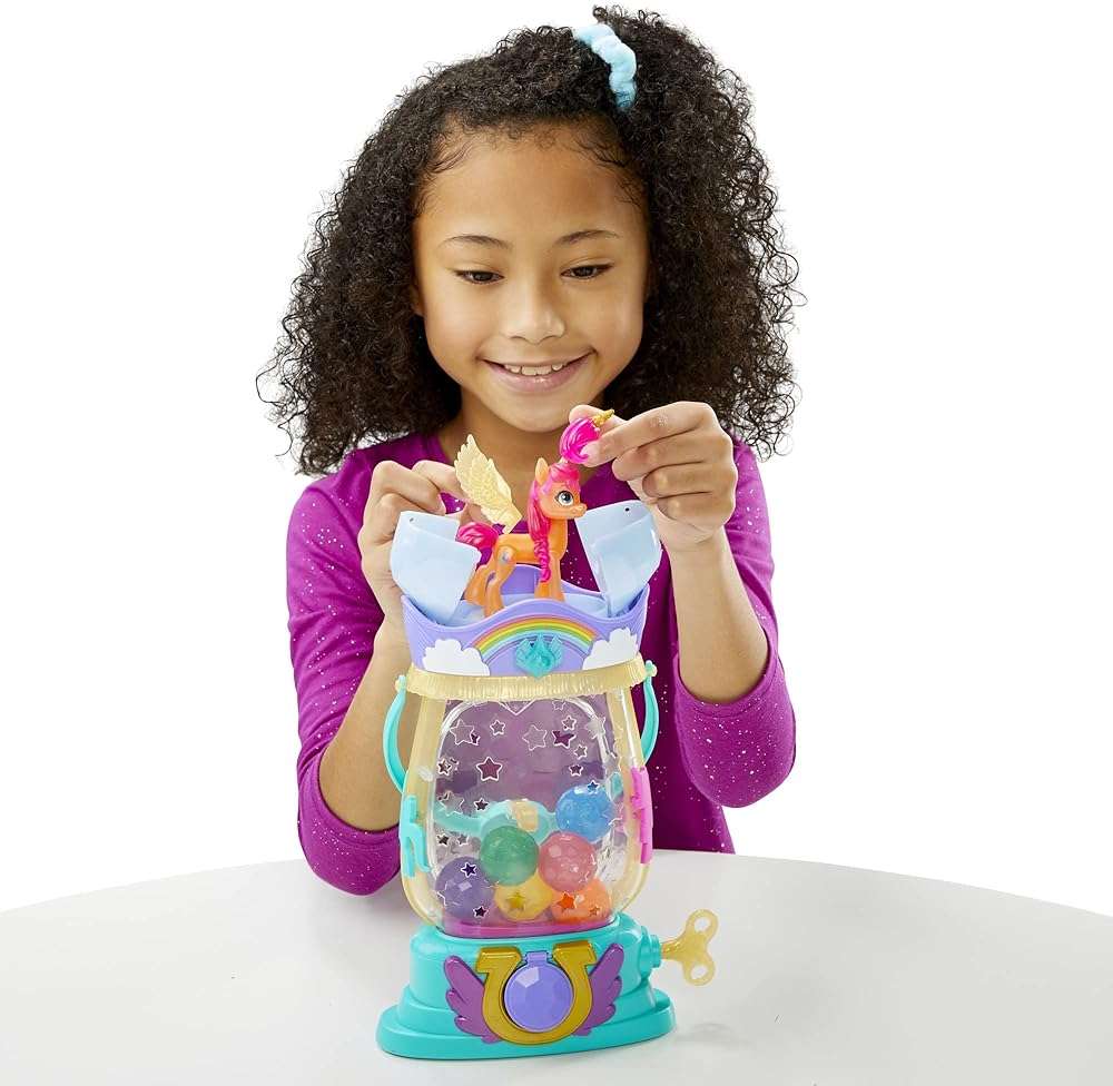 My Little Pony: A New Generation Movie Sparkle Reveal Lantern Sunny Starscout - Light Up Toy with 25 Pieces, Surprise Reveals for Kids - Image 6