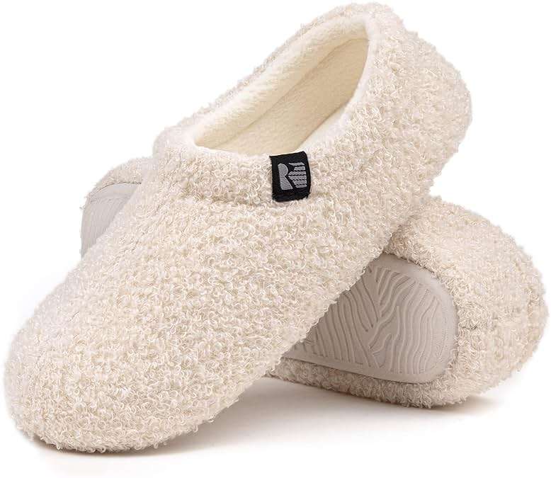 RockDove Women's Teddy Fleece Closed Back Indoor Slipper - Image 1