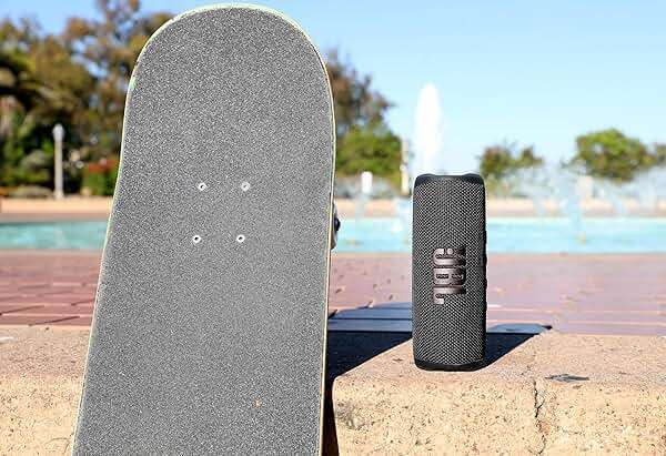 JBL Flip 6 - Portable Bluetooth Speaker, powerful sound and deep bass, IPX7 waterproof, 12 hours of playtime, JBL PartyBoost for multiple speaker pairing for home, outdoor and travel (Black) - Image 7