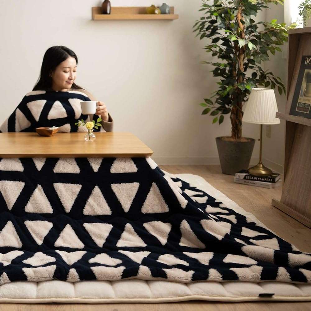 EMOOR Jacquard Boa Fleece Kotatsu Futon Comforter, Soft & Fluff Touch Blanket Throw, Washable, Rectangle 75x91in, Triangle-Navy - Image 4