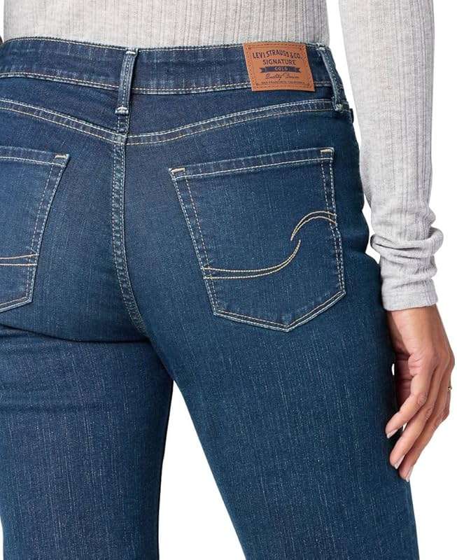 Levi Strauss Signature Gold Women's Totally Shaping Straight Jeans Mid Rise Stretch Denim Curvy (Available in Plus) - Image 5