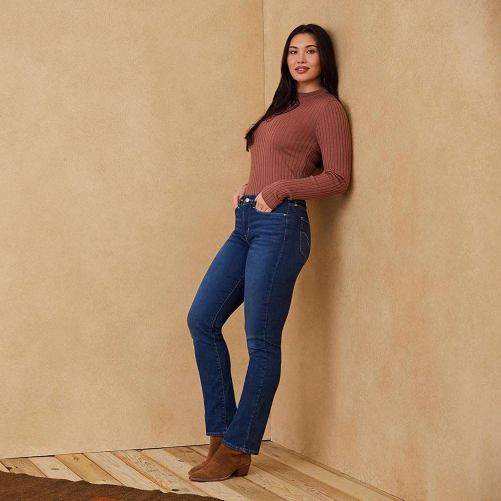 Levi Strauss Signature Gold Women's Totally Shaping Straight Jeans Mid Rise Stretch Denim Curvy (Available in Plus) - Image 7