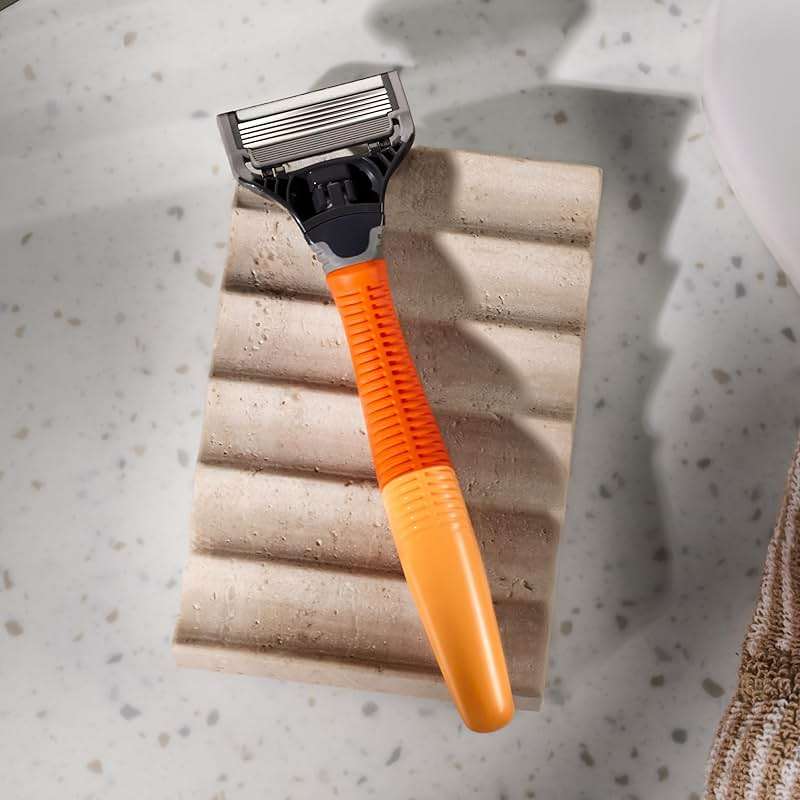Harry's Original Shaving Kit for Men - Razor Handle and 3 Razor Blade Refill Cartridges - German Engineered - Ember - Image 3