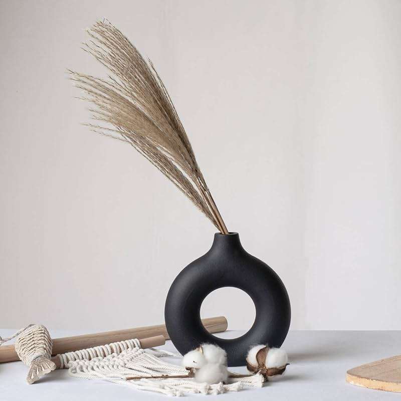 CEMABT Black Donut Vase Hollow Ceramic Vase for Flowers Handmade Minimalist Boho ins Style Modern Home Decor for Wedding Dinner Table Party Living Room Office Bedroom（M - Image 6