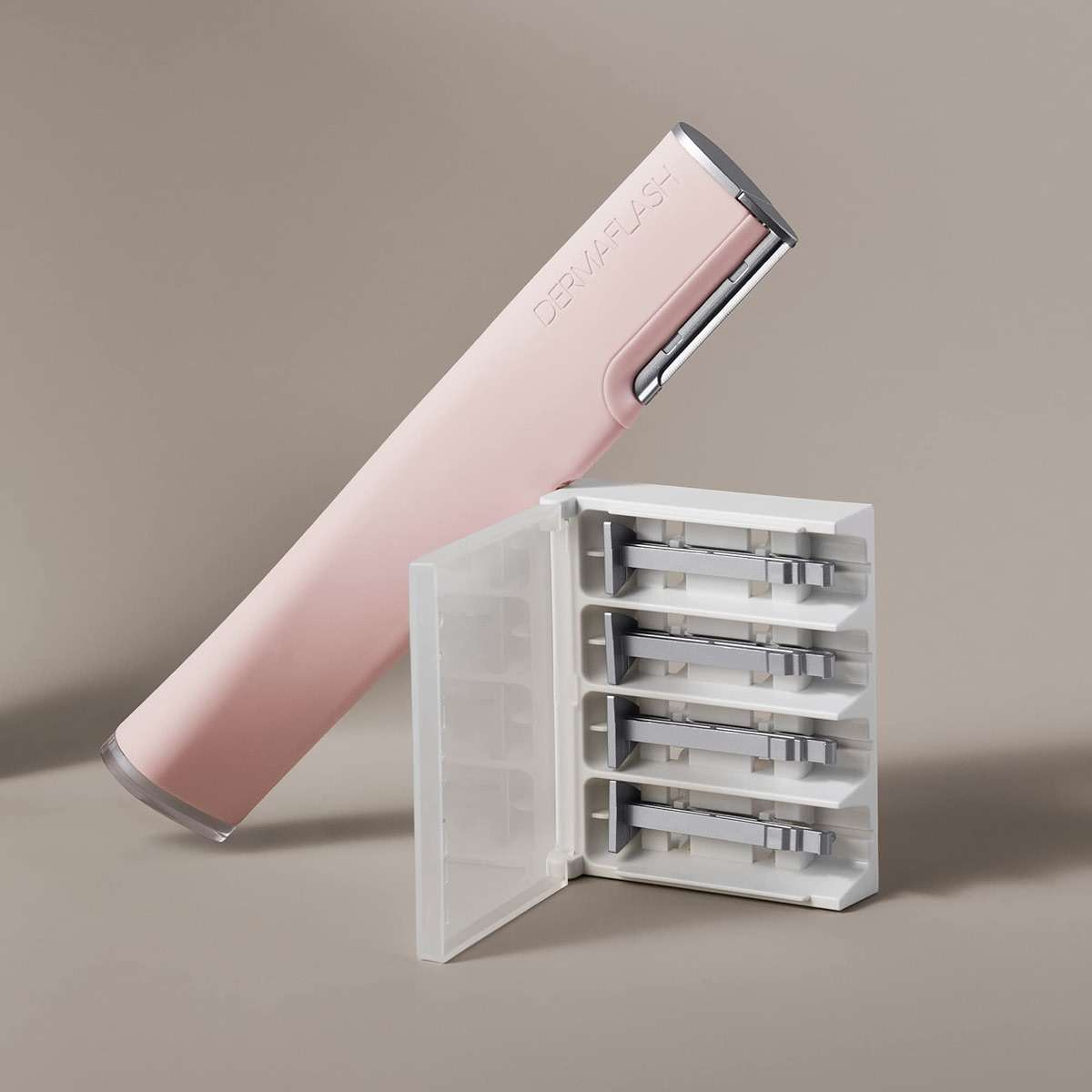 DERMAFLASH ESSENTIALS Dermaplaning Replenishment Kit for Women (Compatible with DERMAFLASH LUXE+ Dermaplaning Tool only) - Image 4