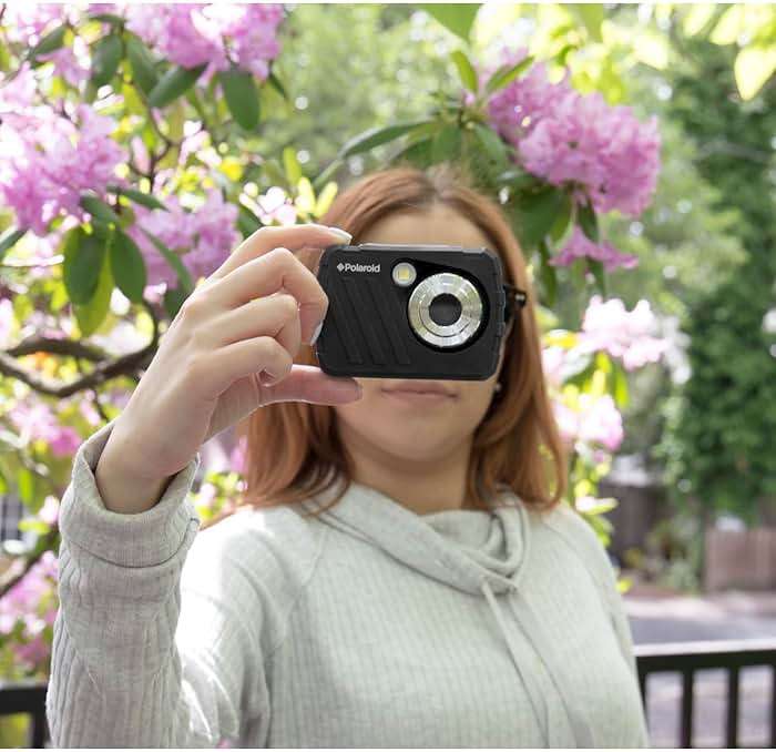 Polaroid IS048 Waterproof Instant Sharing 16 MP Digital Portable Handheld Action Camera - Image 3
