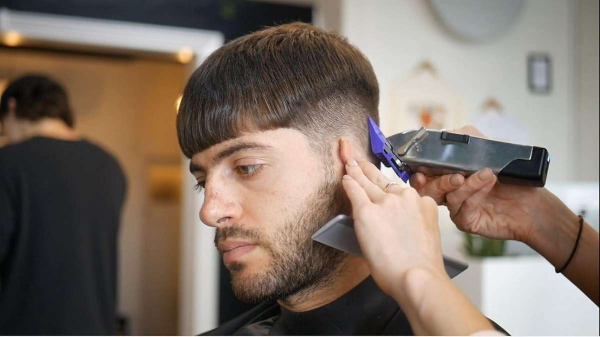 Andis 12660 Professional Master Corded/Cordless Hair Clipper, Adjustable Carbon Steel Blade Hair Clipper for Close Cutting, Silver - Image 4