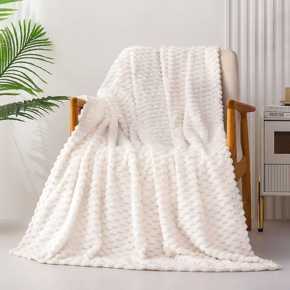 Exclusivo Mezcla Fleece Throw Blanket for Couch, Extra Large Fuzzy Ivory Bed Blankets, Soft Cozy Plush Sofa Throws for All Seasons, 50x70 Inches - Image 3