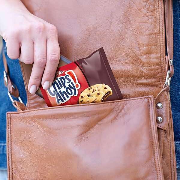 CHIPS AHOY! Cookies Variety Pack, Original Chocolate Chip, Chewy Chocolate Chip with Reese's Peanut Butter Cups & Chewy Hershey's Fudge Filled Soft Cookies, 50 Snack Packs (2 Cookies Per Pack) - Image 7